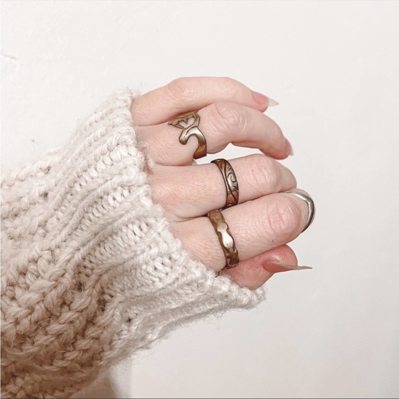 Jen’s Pirate Booty Chevron Ring Size 4 - Picture 2 of 3